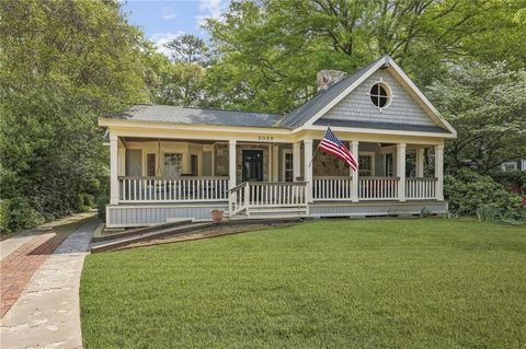 Homes For Sale - 2029 Dellwood Drive<br/> Atlanta, GA 30309