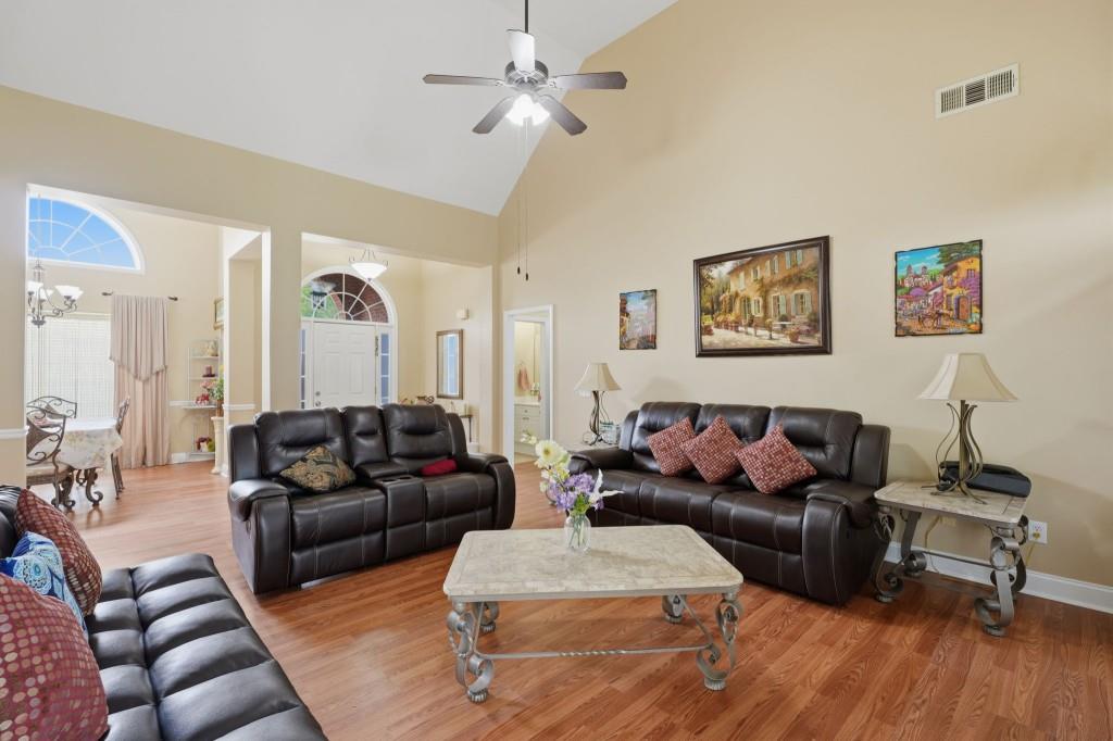 812 N Bay Overlook