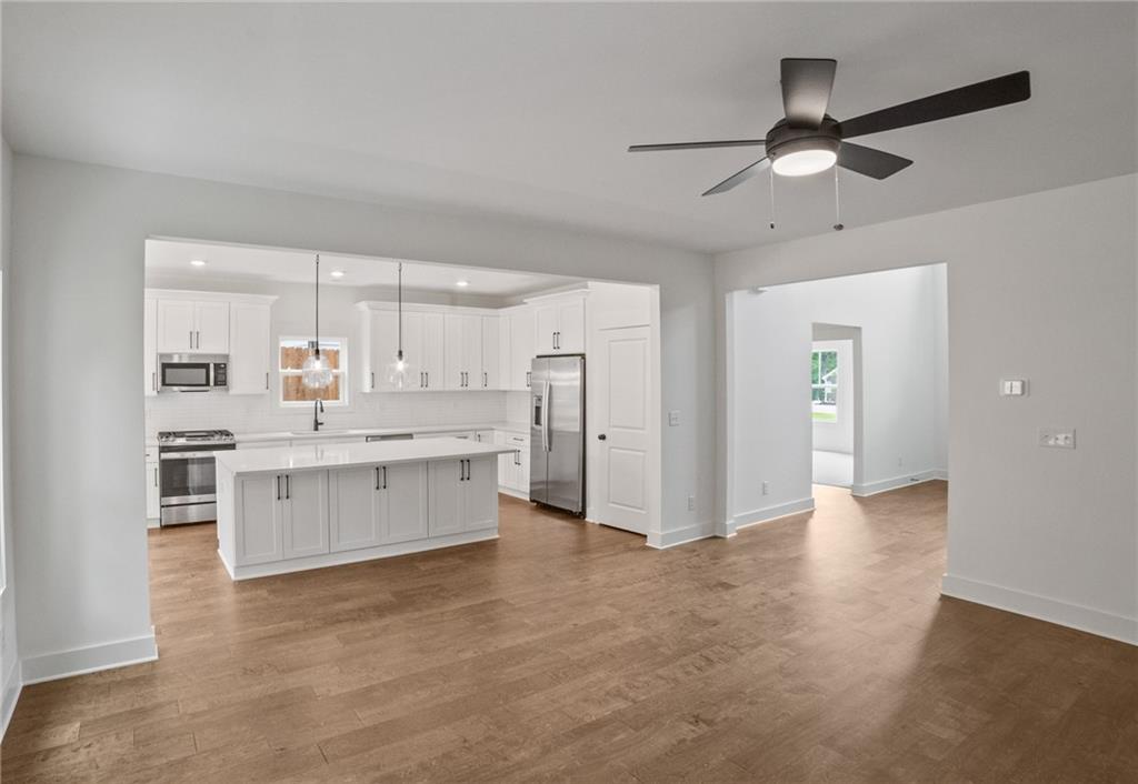 2438 Whites Ridge