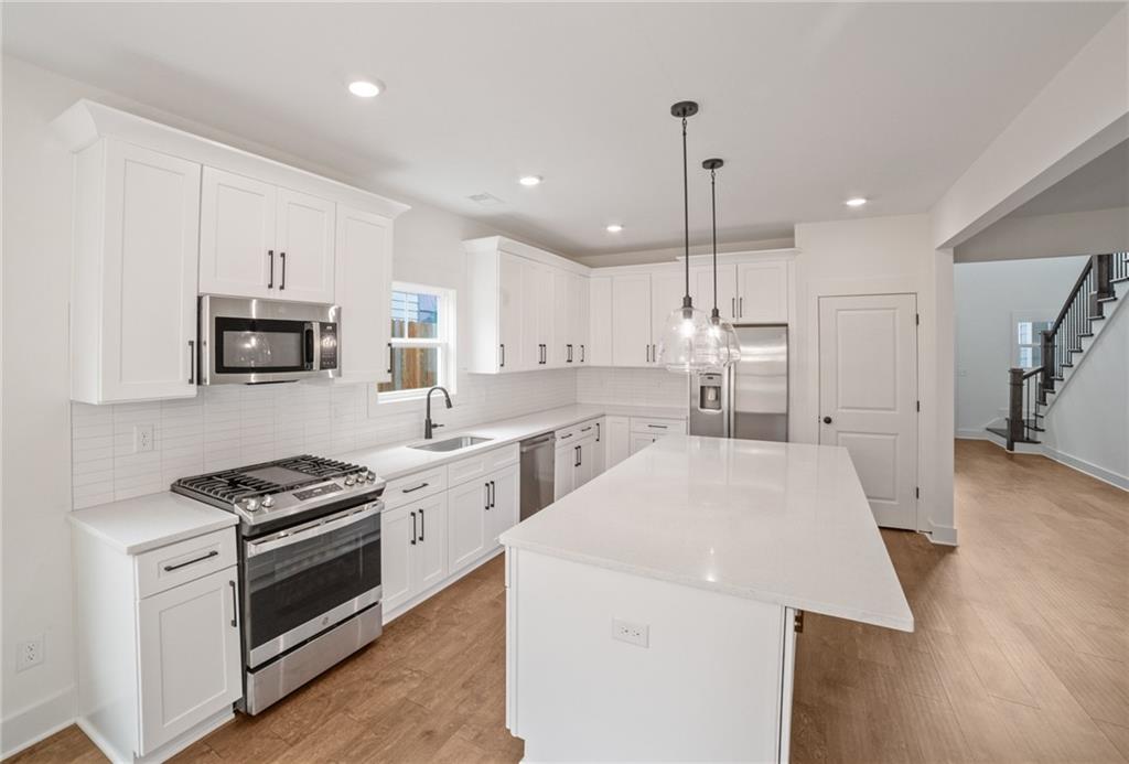 2438 Whites Ridge
