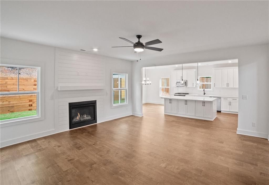 2438 Whites Ridge