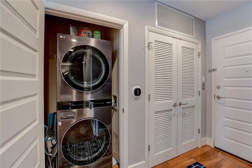 1010 Midtown - Residential