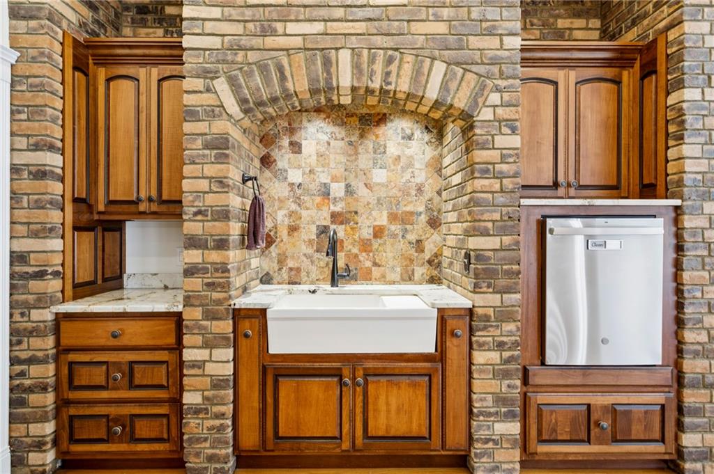 Taylorsville, Georgia, 30178, United States, 5 Bedrooms Bedrooms, ,6 BathroomsBathrooms,Residential,Active,2045049