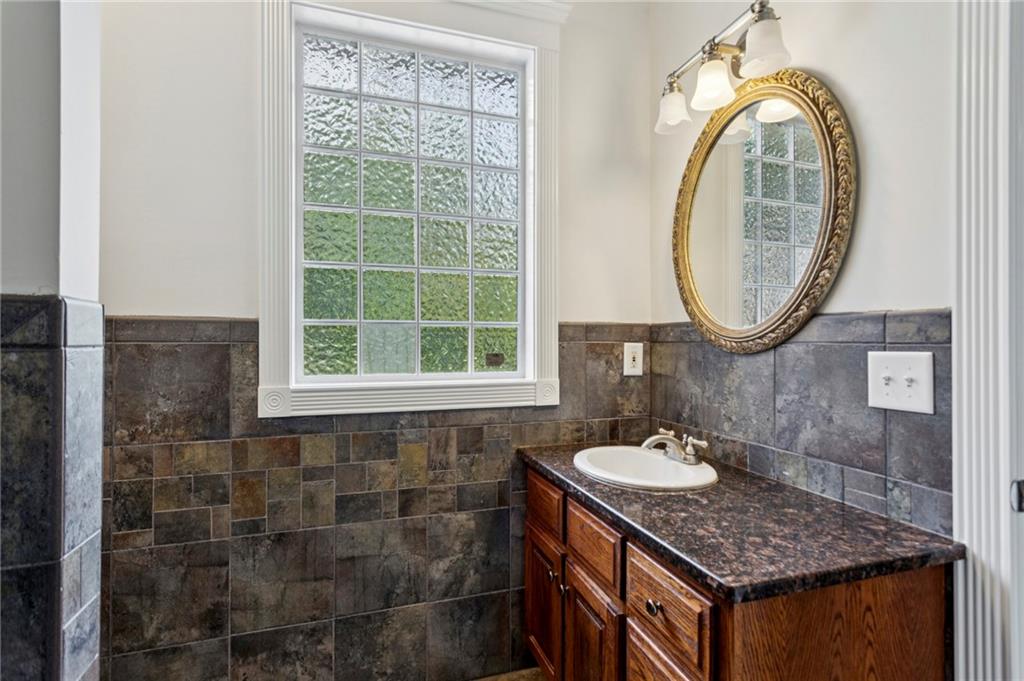 Taylorsville, Georgia, 30178, United States, 5 Bedrooms Bedrooms, ,6 BathroomsBathrooms,Residential,Active,2045049