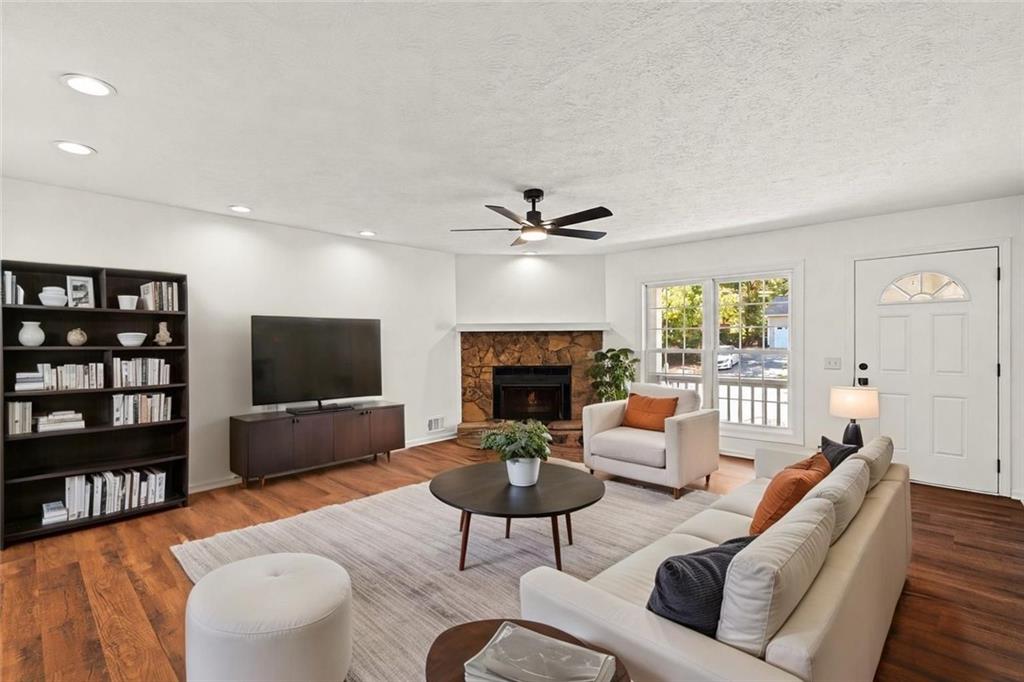 2602 W Regal Court