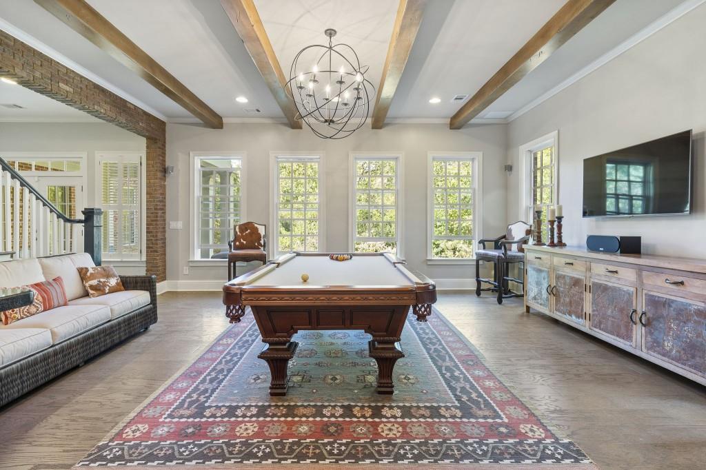Ivy Knoll - Residential