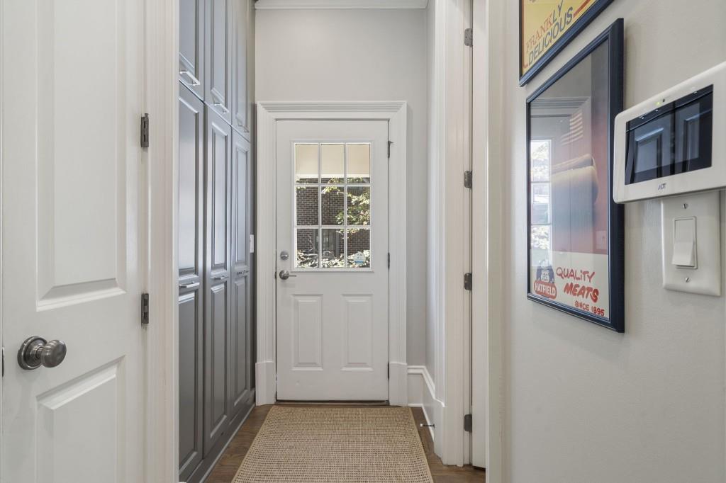 Ivy Knoll - Residential