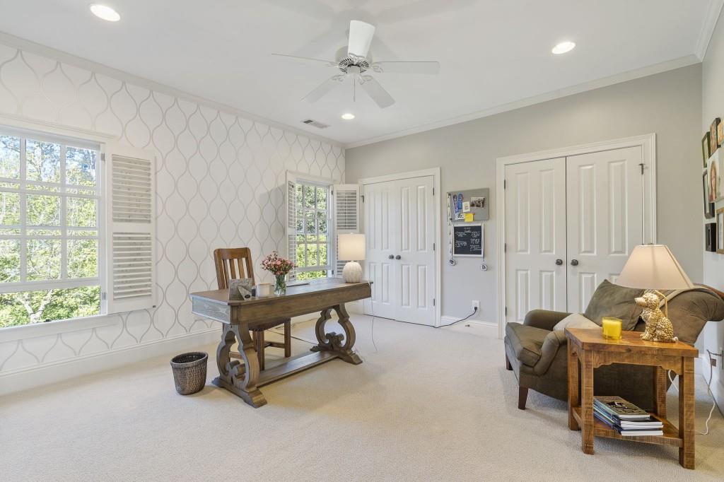 Ivy Knoll - Residential