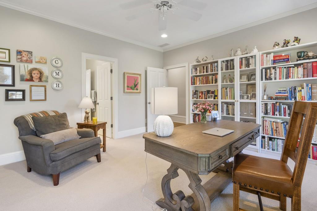 Ivy Knoll - Residential