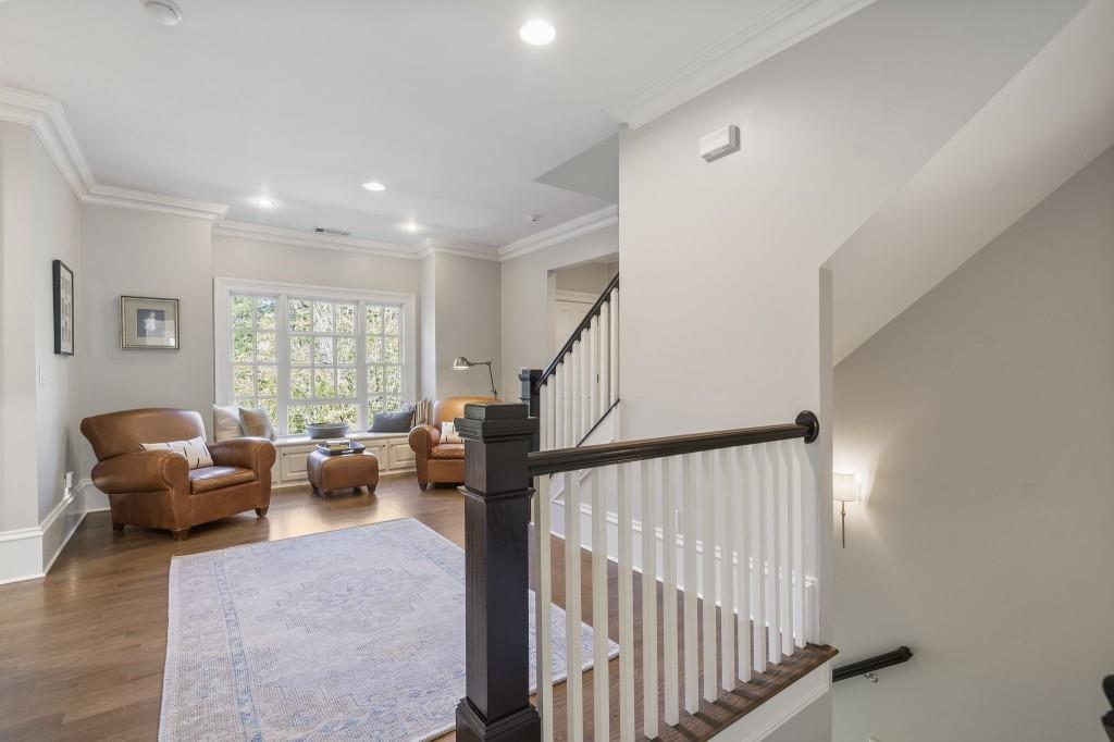 Ivy Knoll - Residential