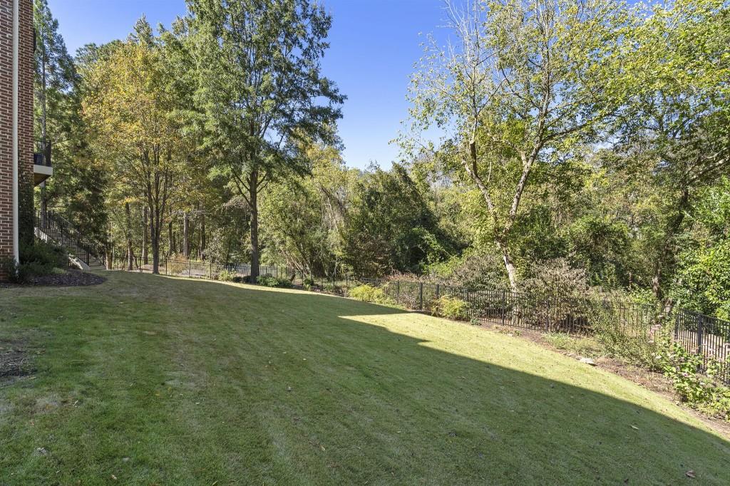 Ivy Knoll - Residential