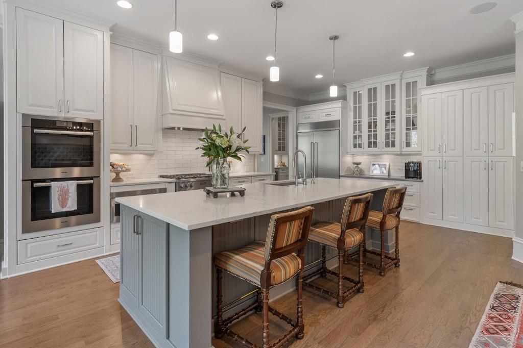 Ivy Knoll - Residential