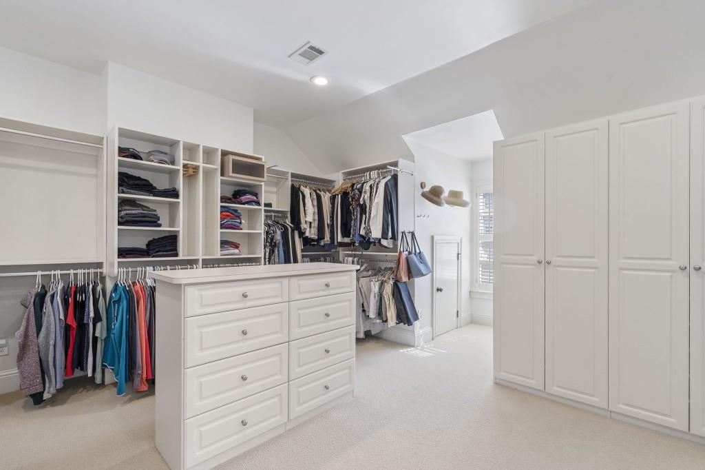 Ivy Knoll - Residential