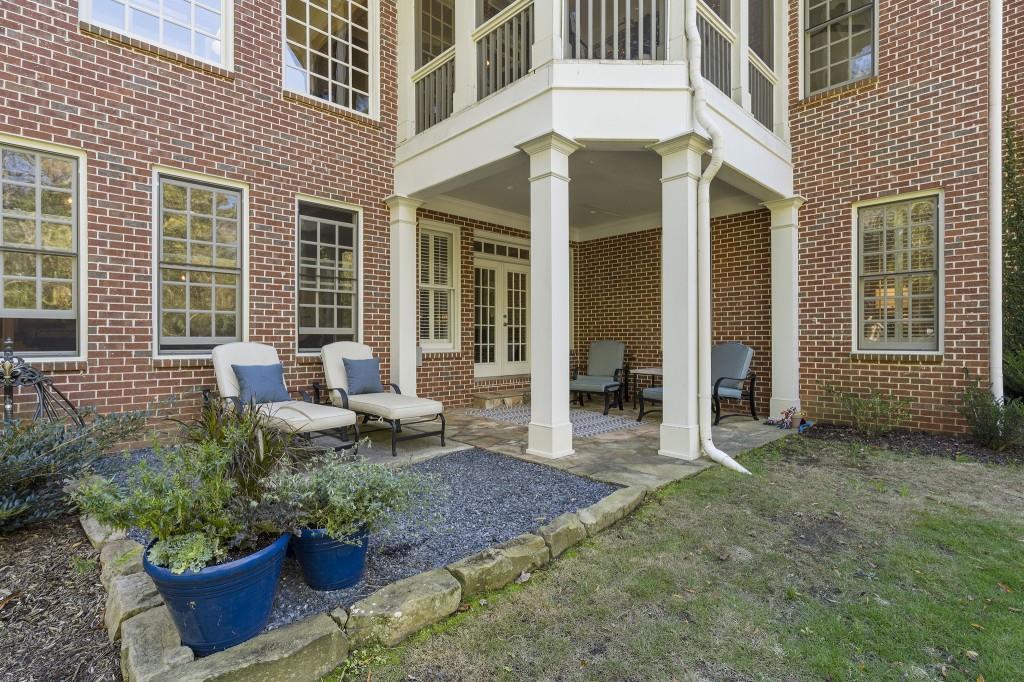 Ivy Knoll - Residential