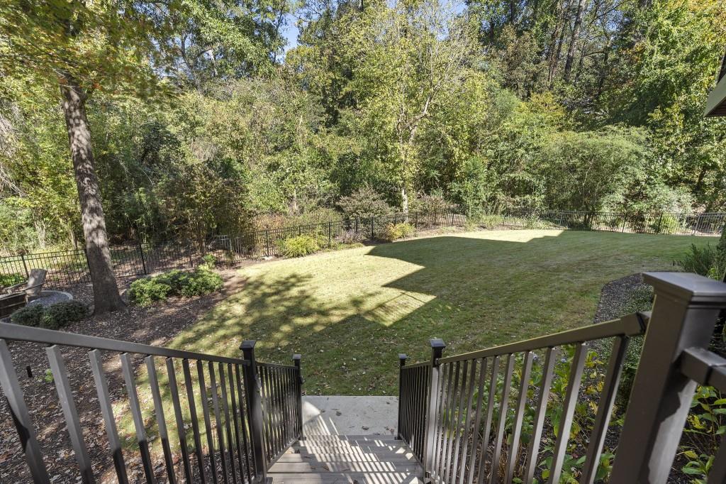 Ivy Knoll - Residential