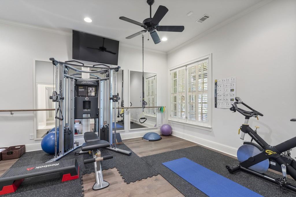 Ivy Knoll - Residential