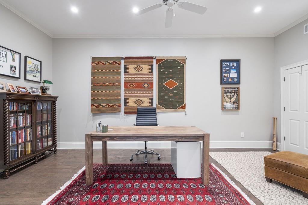 Ivy Knoll - Residential