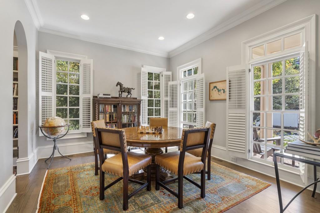 Ivy Knoll - Residential