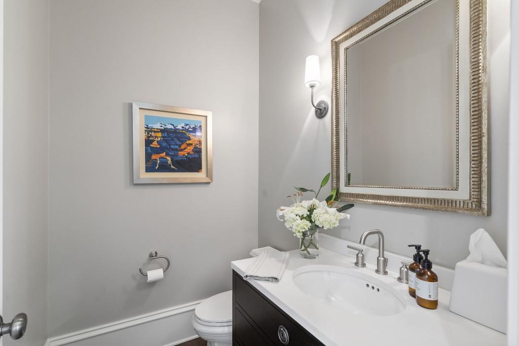 Ivy Knoll - Residential