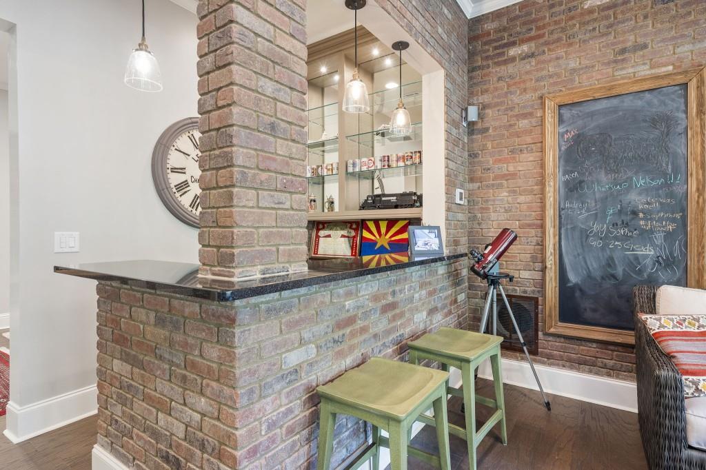 Ivy Knoll - Residential