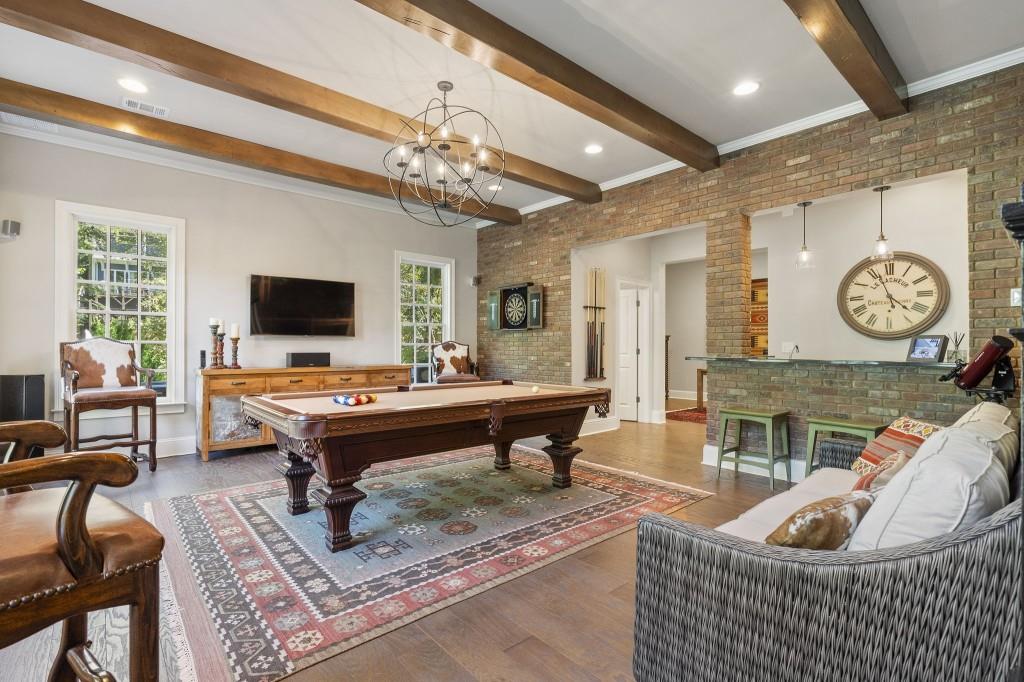 Ivy Knoll - Residential