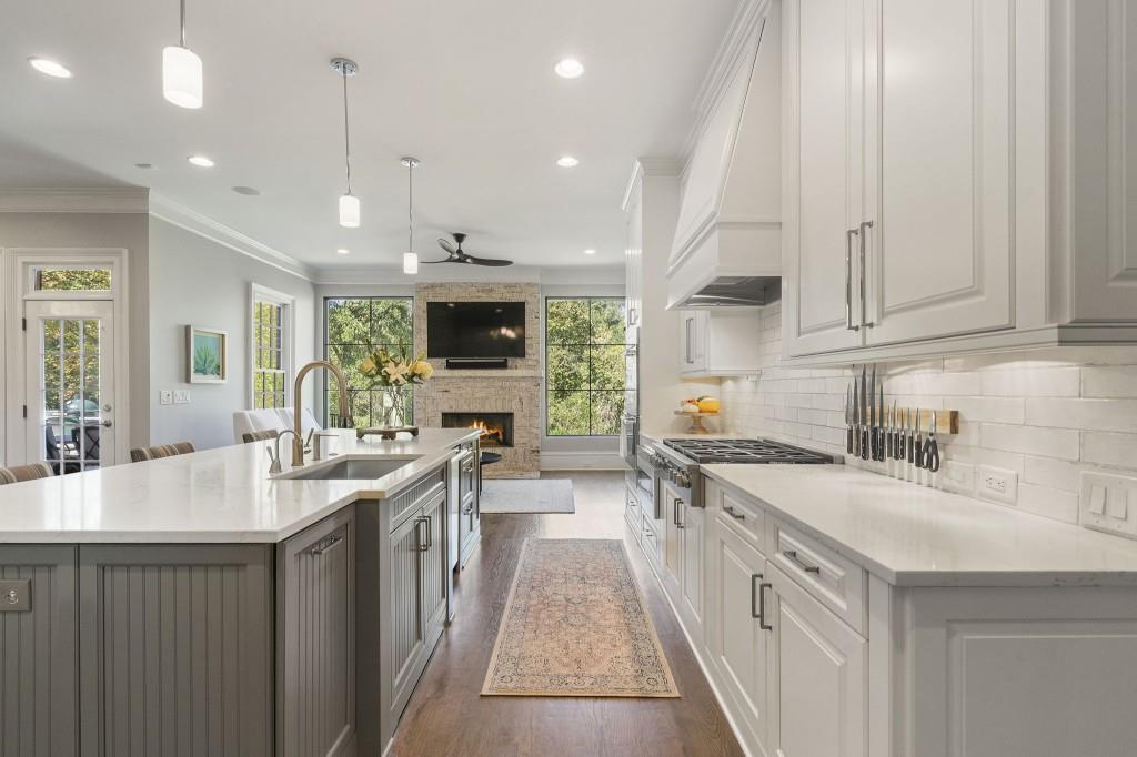 Ivy Knoll - Residential