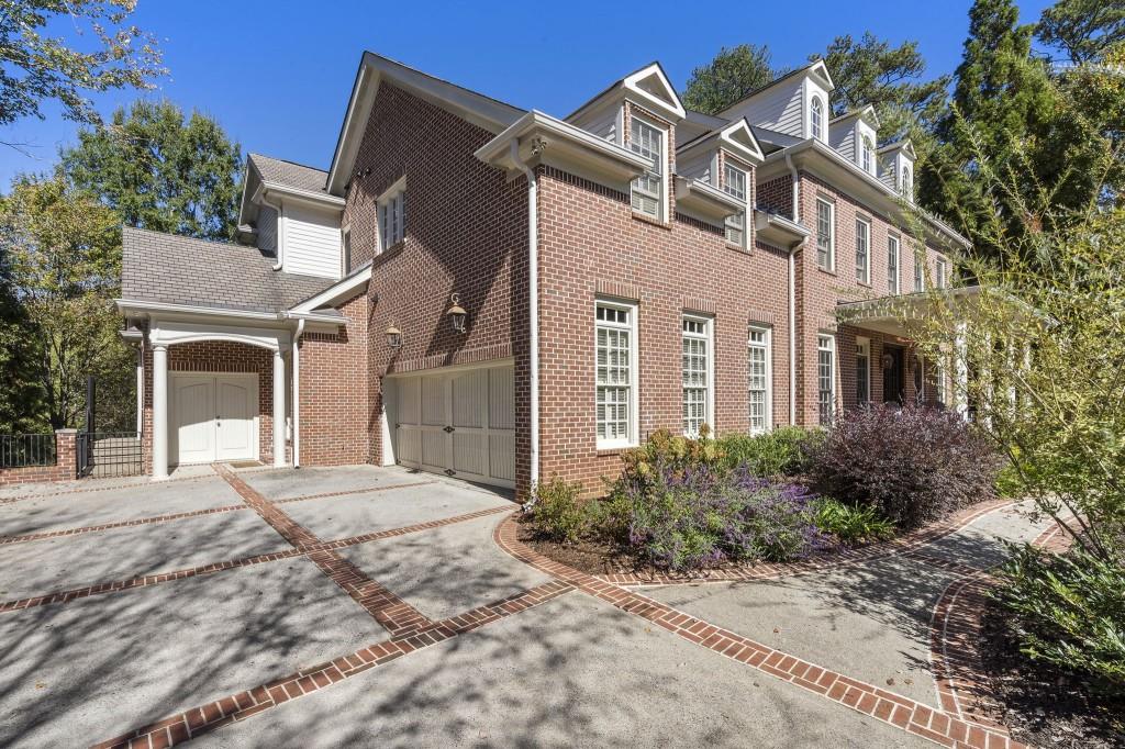 Ivy Knoll - Residential