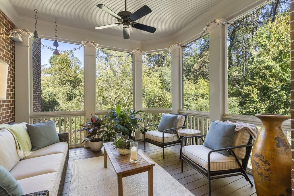 Ivy Knoll - Residential