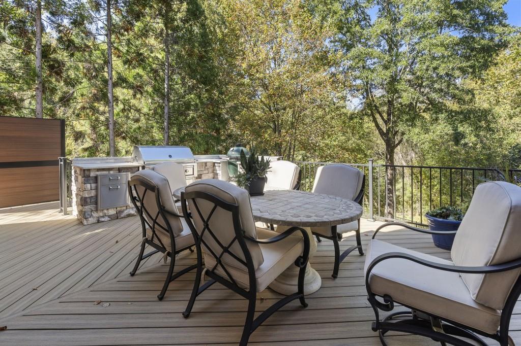 Ivy Knoll - Residential