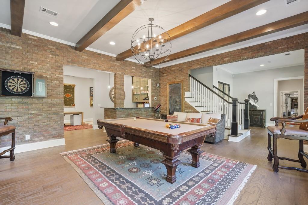 Ivy Knoll - Residential