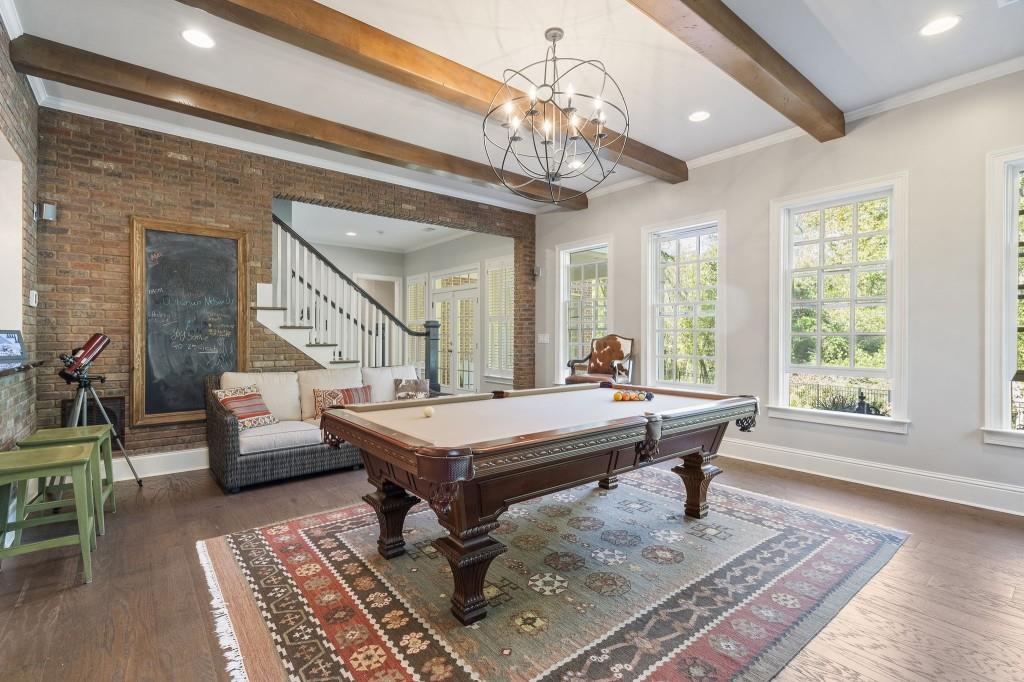 Ivy Knoll - Residential
