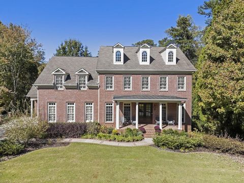 Photo of 390 Ivy Knoll NE, Atlanta, GA 30342 (MLS # 7670815)