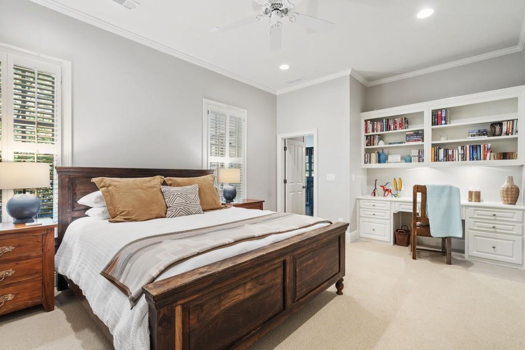 Ivy Knoll - Residential