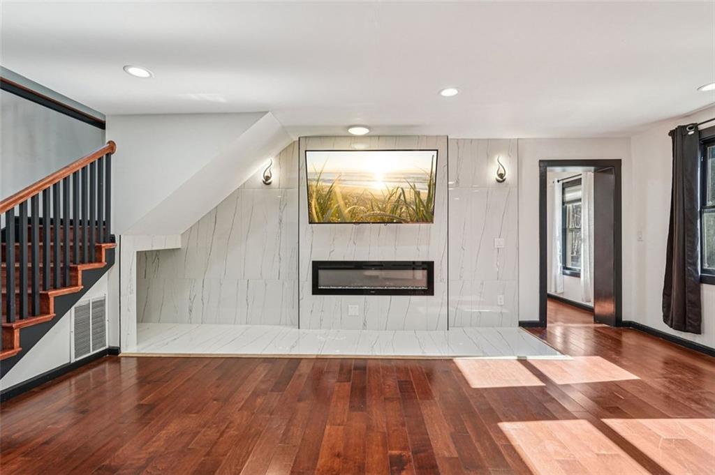 1689 DERRY Avenue SW