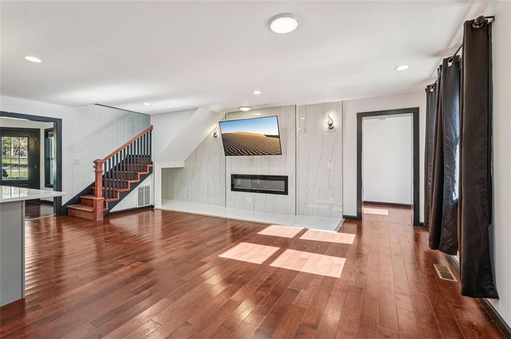 1689 DERRY Avenue SW