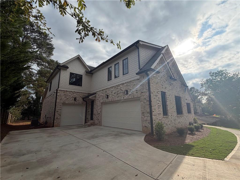 3700 Robinson Road NE