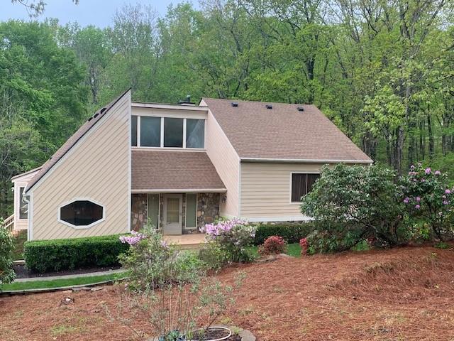 LARGE CONTEMPORARY IN JEFFERSON TOWNSHIP - LASSITER SCHOOL DISTRICT. ESTATE PROPERTY THAT NEEDS UPDATING AND PRICED ACCORDINGLY. THE HOME IS IN GOOD OVERALL CONDITION WITH A NEWER HVAC. FOUR BEDROOMS, THREE FULL BATHS. FAMILY ROOM WITH STONE FIREPLACE AND PICTURE WINDOWS OVERLOOKING WOODED, PRIVATE BAKYARD. DEN WITH FIREPLACE AND DECK. KITCHEN WITH BREAKFAST BAR AND BREAKFAST AREA LEADING TO SCREEN PORCH. SEPARATE DINING ROOM. HOME SITS ON A CUL-DE-SAC LOT. ACTIVE SUBDIVISION WITH OPTIONAL SWIM/TENNIS. GREAT BUY FOR THIS NEIGHBORHOOD.