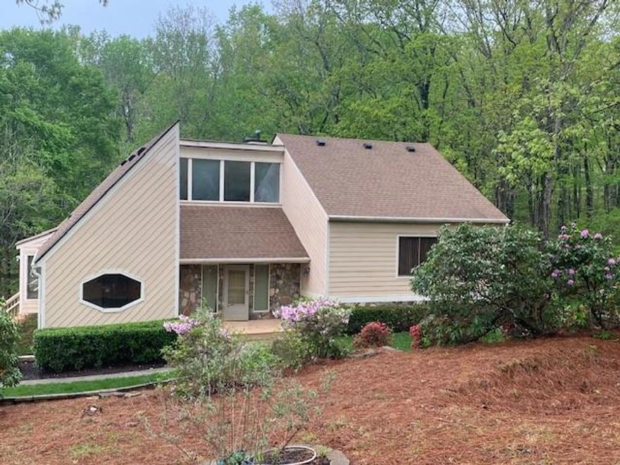 LARGE CONTEMPORARY IN JEFFERSON TOWNSHIP - LASSITER SCHOOL DISTRICT. ESTATE PROPERTY THAT NEEDS UPDATING AND PRICED ACCORDINGLY. THE HOME IS IN GOOD OVERALL CONDITION WITH A NEWER HVAC. FOUR BEDROOMS, THREE FULL BATHS. FAMILY ROOM WITH STONE FIREPLACE AND PICTURE WINDOWS OVERLOOKING WOODED, PRIVATE BAKYARD. DEN WITH FIREPLACE AND DECK. KITCHEN WITH BREAKFAST BAR AND BREAKFAST AREA LEADING TO SCREEN PORCH. SEPARATE DINING ROOM. HOME SITS ON A CUL-DE-SAC LOT. ACTIVE SUBDIVISION WITH OPTIONAL SWIM/TENNIS. GREAT BUY FOR THIS NEIGHBORHOOD.