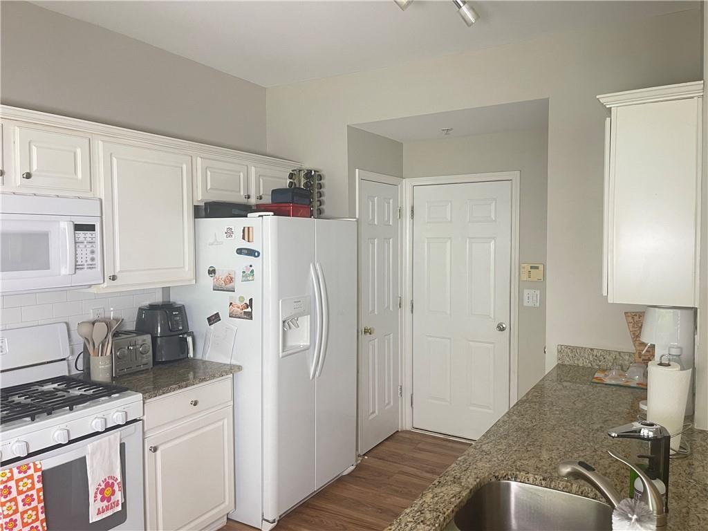 Regent - Residential Lease