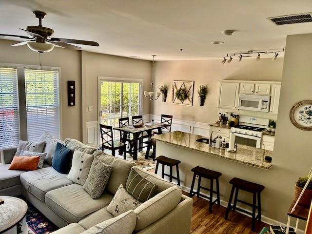 Regent - Residential Lease