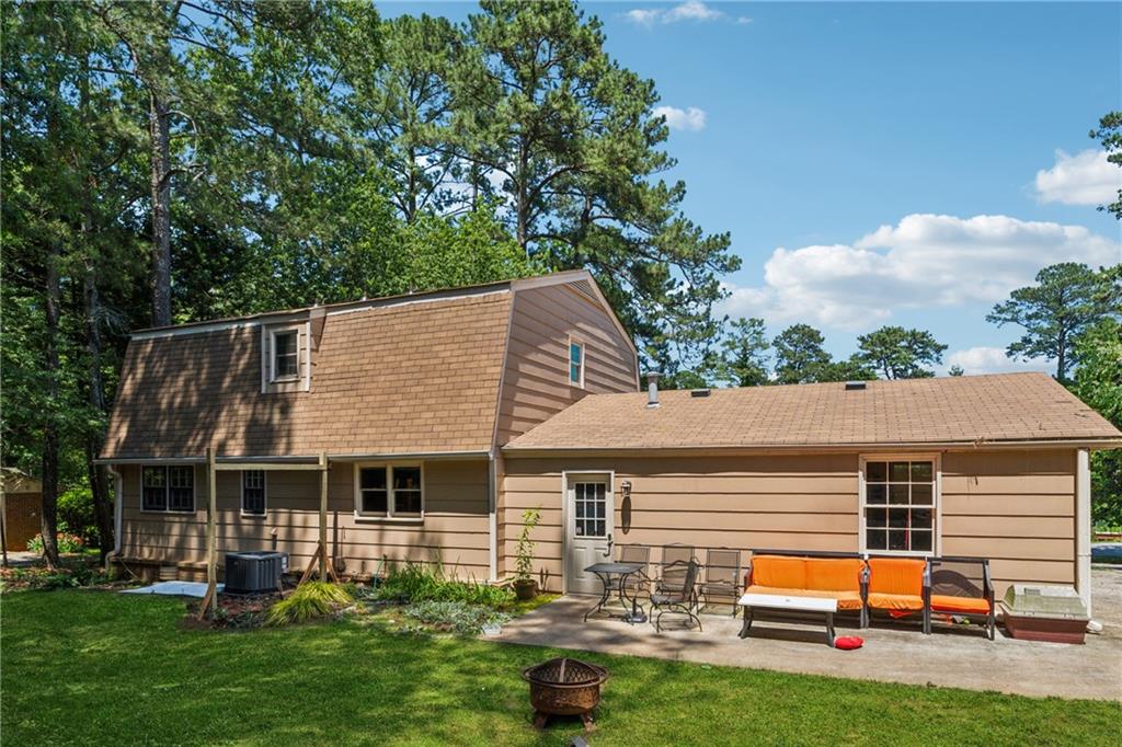 461 Village Green Court, Lilburn, Georgia image 25