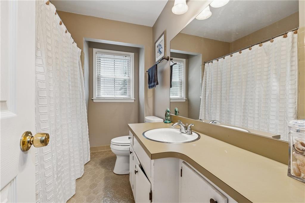 461 Village Green Court, Lilburn, Georgia image 18