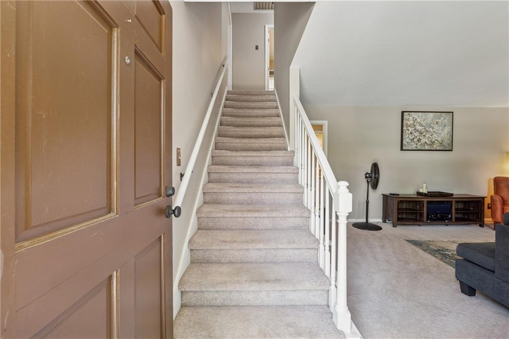 461 Village Green Court, Lilburn, Georgia image 3
