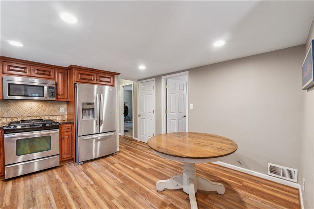 461 Village Green Court, Lilburn, Georgia image 11
