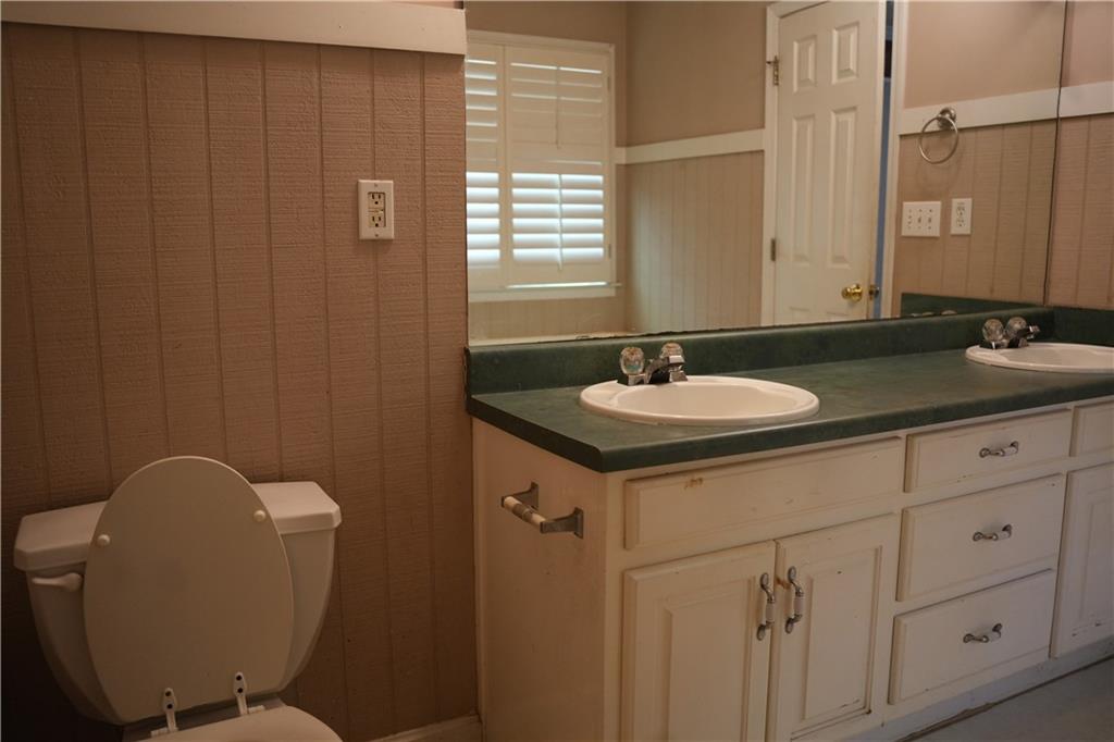 6086 Woodstock Road, Acworth, Georgia image 37