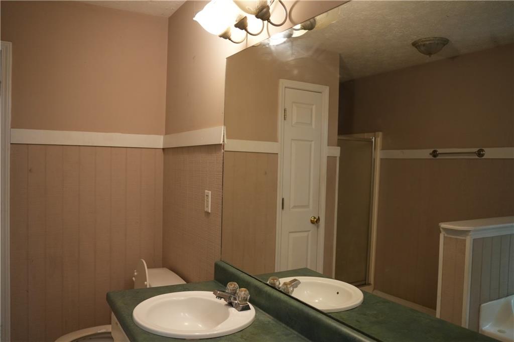6086 Woodstock Road, Acworth, Georgia image 32
