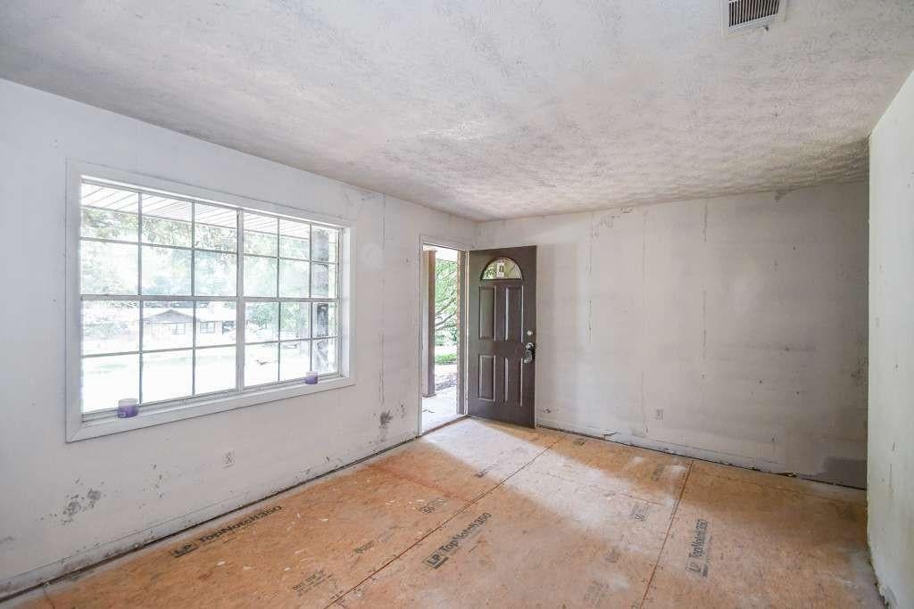 2330 Chestnut Log Loop