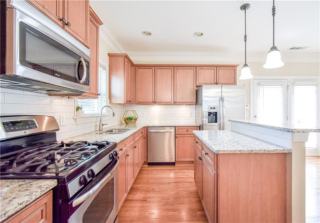 290 16TH Street NW