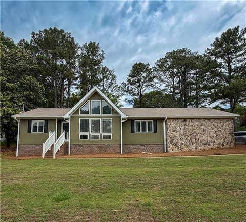 Homes For Sale - 90 W Triple Tree Drive<br/> Carrollton, GA 30117