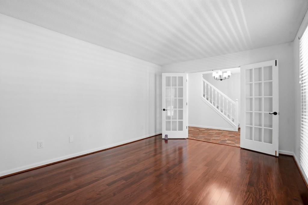 1196 Crestbrook Lane SW